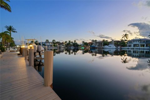 House in Lighthouse Point, Florida 5 bedrooms, 414.9 sq.m. № 2082148 - photo 7