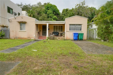 Villa ou maison à vendre à Miami, Floride: 2 chambres, 136.57 m2 № 1947563 - photo 4