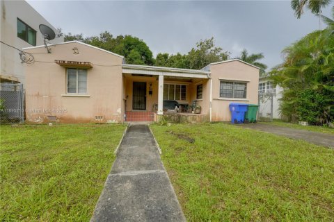Villa ou maison à vendre à Miami, Floride: 2 chambres, 136.57 m2 № 1947563 - photo 1