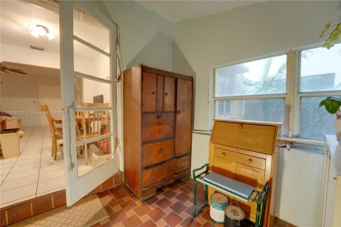 Villa ou maison à vendre à Miami, Floride: 2 chambres, 136.57 m2 № 1947563 - photo 22