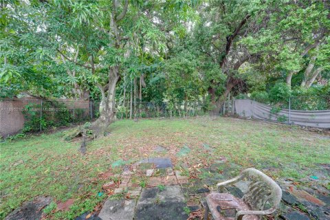 Villa ou maison à vendre à Miami, Floride: 2 chambres, 136.57 m2 № 1947563 - photo 25