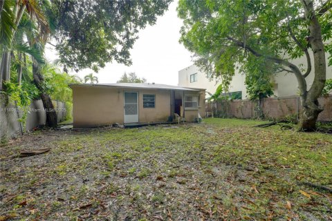 Villa ou maison à vendre à Miami, Floride: 2 chambres, 136.57 m2 № 1947563 - photo 28