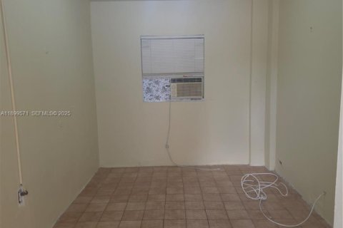 Commercial property in Miami, Florida 310.11 sq.m. № 2053447 - photo 25