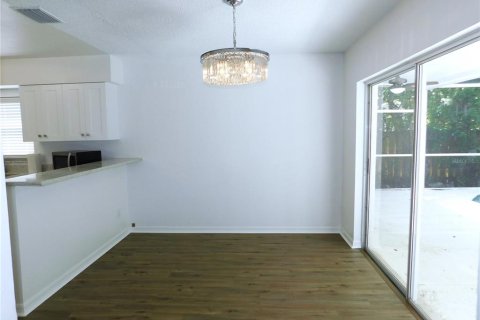 House in Palm Harbor, Florida 3 bedrooms, 144.28 sq.m. № 1902429 - photo 6