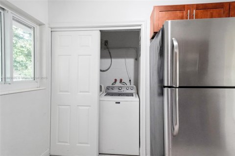 Снять в аренду виллу или дом в Помпано-Бич, Флорида 2 спальни, 143.26м2, № 1949582 - фото 17