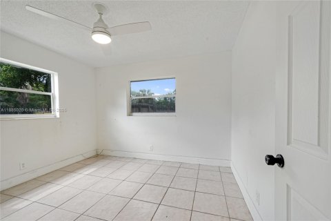 Снять в аренду виллу или дом в Помпано-Бич, Флорида 2 спальни, 143.26м2, № 1949582 - фото 9