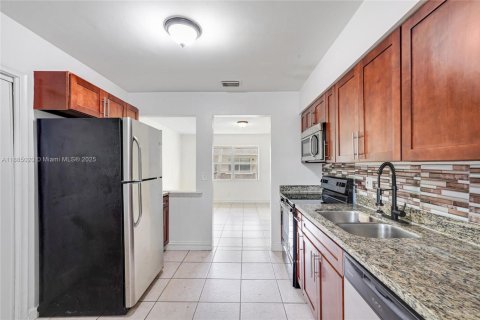 Снять в аренду виллу или дом в Помпано-Бич, Флорида 2 спальни, 143.26м2, № 1949582 - фото 20