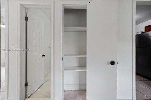 Снять в аренду виллу или дом в Помпано-Бич, Флорида 2 спальни, 143.26м2, № 1949582 - фото 6