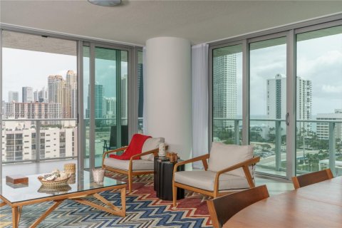 Condominio en alquiler en Sunny Isles Beach, Florida, 3 dormitorios, 175.77 m2 № 2015006 - foto 6