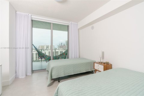 Condominio en alquiler en Sunny Isles Beach, Florida, 3 dormitorios, 175.77 m2 № 2015006 - foto 14