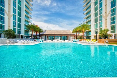 Condominio en alquiler en Sunny Isles Beach, Florida, 3 dormitorios, 175.77 m2 № 2015006 - foto 22