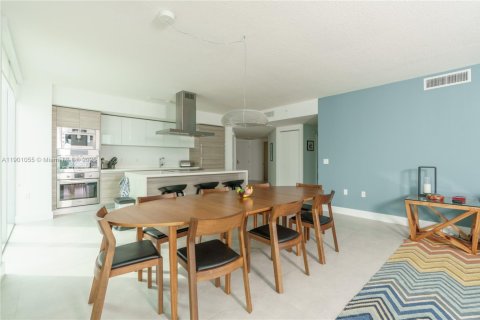 Condominio en alquiler en Sunny Isles Beach, Florida, 3 dormitorios, 175.77 m2 № 2015006 - foto 9