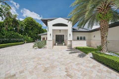 Villa ou maison à vendre à Miami, Floride: 5 chambres, 365.76 m2 № 2084219 - photo 5