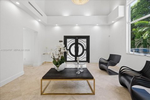 Villa ou maison à vendre à Miami, Floride: 5 chambres, 365.76 m2 № 2084219 - photo 11