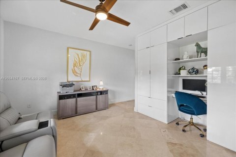 Villa ou maison à vendre à Miami, Floride: 5 chambres, 365.76 m2 № 2084219 - photo 27