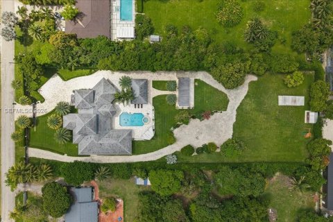 Villa ou maison à vendre à Miami, Floride: 5 chambres, 365.76 m2 № 2084219 - photo 7
