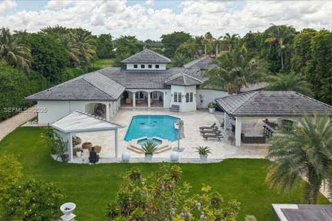 Villa ou maison à vendre à Miami, Floride: 5 chambres, 365.76 m2 № 2084219 - photo 3
