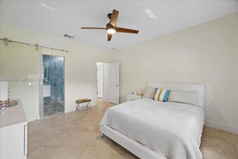 Villa ou maison à vendre à Miami, Floride: 5 chambres, 365.76 m2 № 2084219 - photo 23
