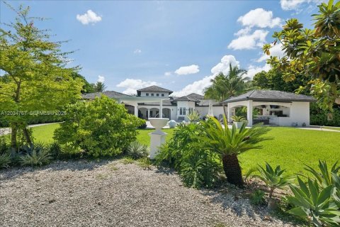 Villa ou maison à vendre à Miami, Floride: 5 chambres, 365.76 m2 № 2084219 - photo 6