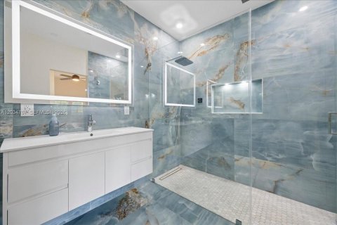 Villa ou maison à vendre à Miami, Floride: 5 chambres, 365.76 m2 № 2084219 - photo 25