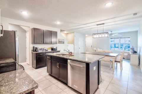 Touwnhouse à vendre à DeBary, Floride: 3 chambres, 143.81 m2 № 2373699 - photo 5