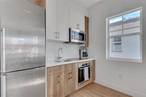 Casa en venta en Coral Gables, Florida, 4 dormitorios, 281.59 m2 № 2009515 - foto 19