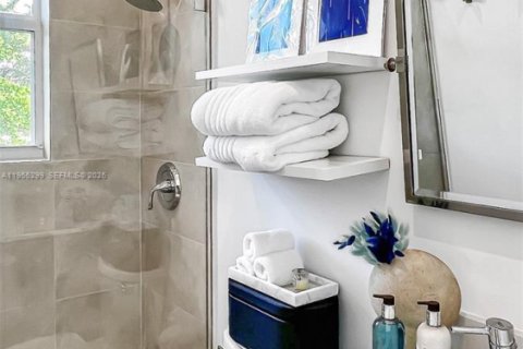 Casa en venta en Coral Gables, Florida, 4 dormitorios, 281.59 m2 № 2009515 - foto 23