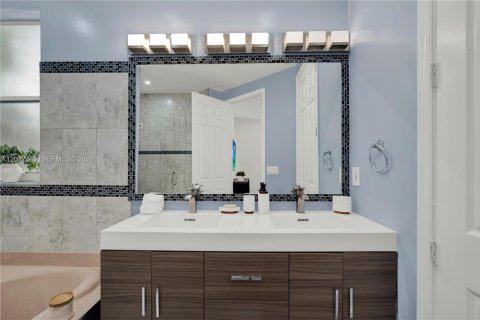 Villa ou maison à louer à Hollywood, Floride: 4 chambres, 200.95 m2 № 2086288 - photo 20