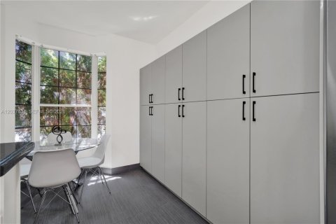 Villa ou maison à louer à Hollywood, Floride: 4 chambres, 200.95 m2 № 2086288 - photo 15