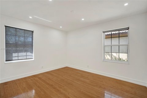 Villa ou maison à louer à Hollywood, Floride: 4 chambres, 200.95 m2 № 2086288 - photo 29
