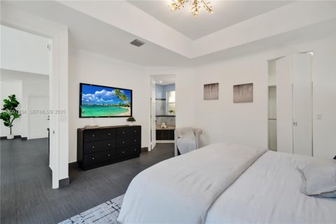 Villa ou maison à louer à Hollywood, Floride: 4 chambres, 200.95 m2 № 2086288 - photo 17