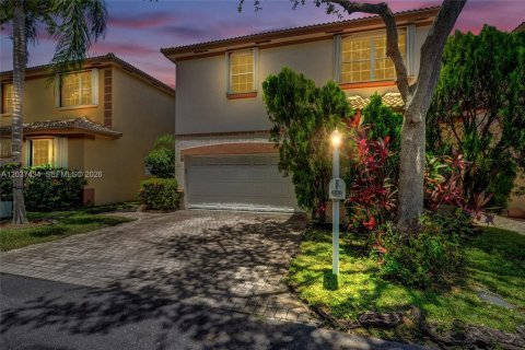 Villa ou maison à Hollywood, Floride 4 chambres, 200.95 m2 № 2086288