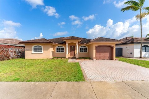 House in Miami, Florida 3 bedrooms, 160.26 sq.m. № 2045922