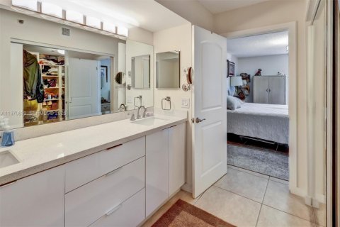 Купить кондоминиум в Авентура, Флорида 2 спальни, 125.7м2, № 2040857 - фото 22
