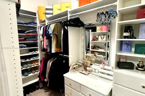 Townhouse in Florida City, Florida 3 bedrooms № 1954240 - photo 19