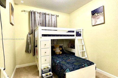 Townhouse in Florida City, Florida 3 bedrooms № 1954240 - photo 8