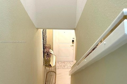 Townhouse in Florida City, Florida 3 bedrooms № 1954240 - photo 29