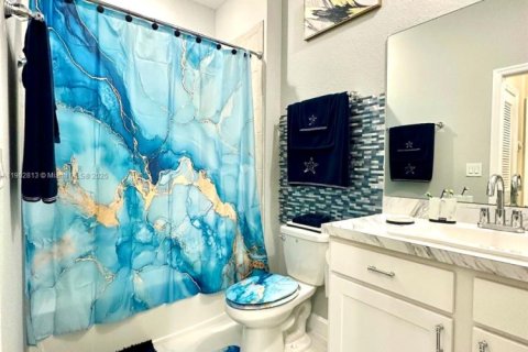 Townhouse in Florida City, Florida 3 bedrooms № 1954240 - photo 15