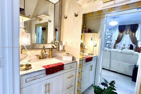 Townhouse in Florida City, Florida 3 bedrooms № 1954240 - photo 23