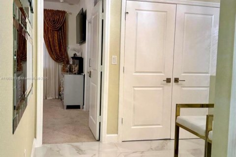 Townhouse in Florida City, Florida 3 bedrooms № 1954240 - photo 21