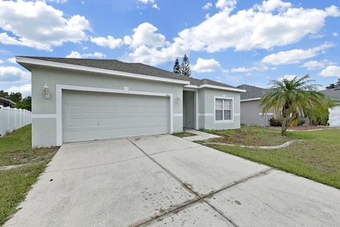 House in Gibsonton, Florida 4 bedrooms, 178.09 sq.m. № 2391491 - photo 2