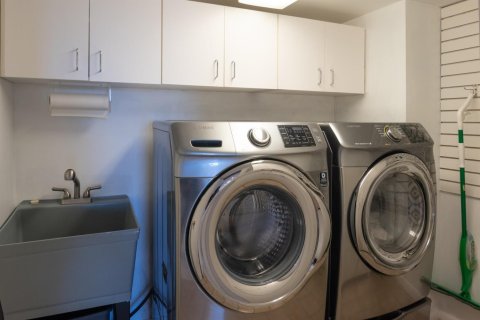 Condo in West Palm Beach, Florida, 3 bedrooms  № 1118526 - photo 1