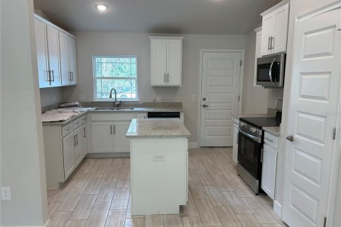 House in North Port, Florida 3 bedrooms, 170.48 sq.m. № 1374598 - photo 8