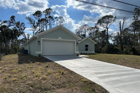 House in North Port, Florida 3 bedrooms, 170.48 sq.m. № 1374598 - photo 6