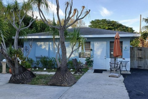 House in Boynton Beach, Florida 3 bedrooms, 119.66 sq.m. № 2271512