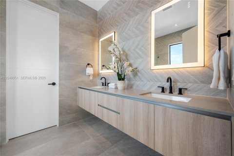 Townhouse in Miami, Florida 4 bedrooms, 248.14 sq.m. № 2241596 - photo 17