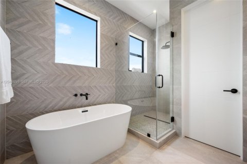 Townhouse in Miami, Florida 4 bedrooms, 248.14 sq.m. № 2241596 - photo 18