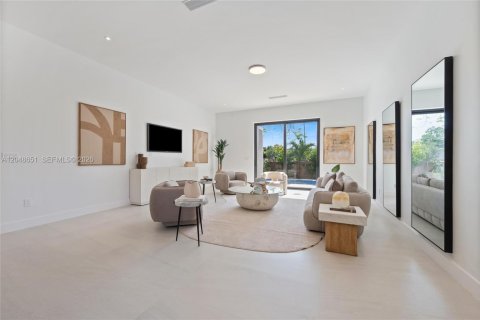 Townhouse in Miami, Florida 4 bedrooms, 248.14 sq.m. № 2241596 - photo 5