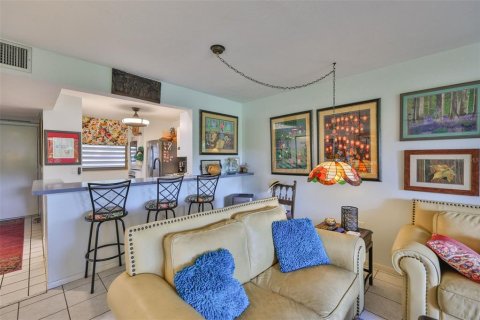 Condo in Bradenton, Florida, 2 bedrooms  № 1904202 - photo 17