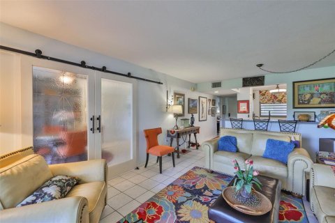 Condo in Bradenton, Florida, 2 bedrooms  № 1904202 - photo 16